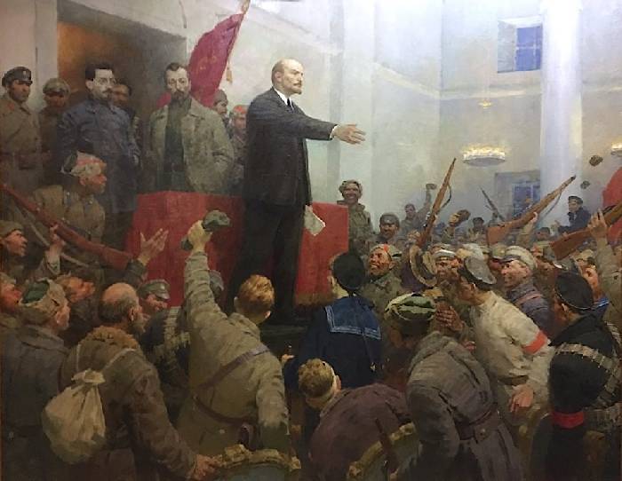 Ленин провозглашает советскую власть